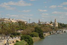 Guadalquivir, estadion y La Torre del Oro/desde Puente de Isabel II/Geohack: 