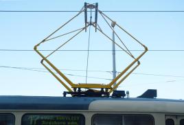 Prague 2013/Yellow! Tramway aerial contact system