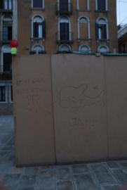 Venice 2015/Graffiti/"Poetique pas ethique?!?" (Whale) "-JAK.-" 