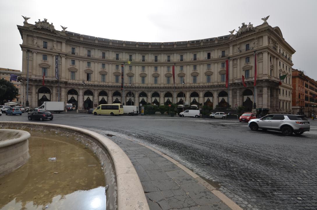 Piazza della Repubblica - The Space Cinema/Palazzo Naiadi