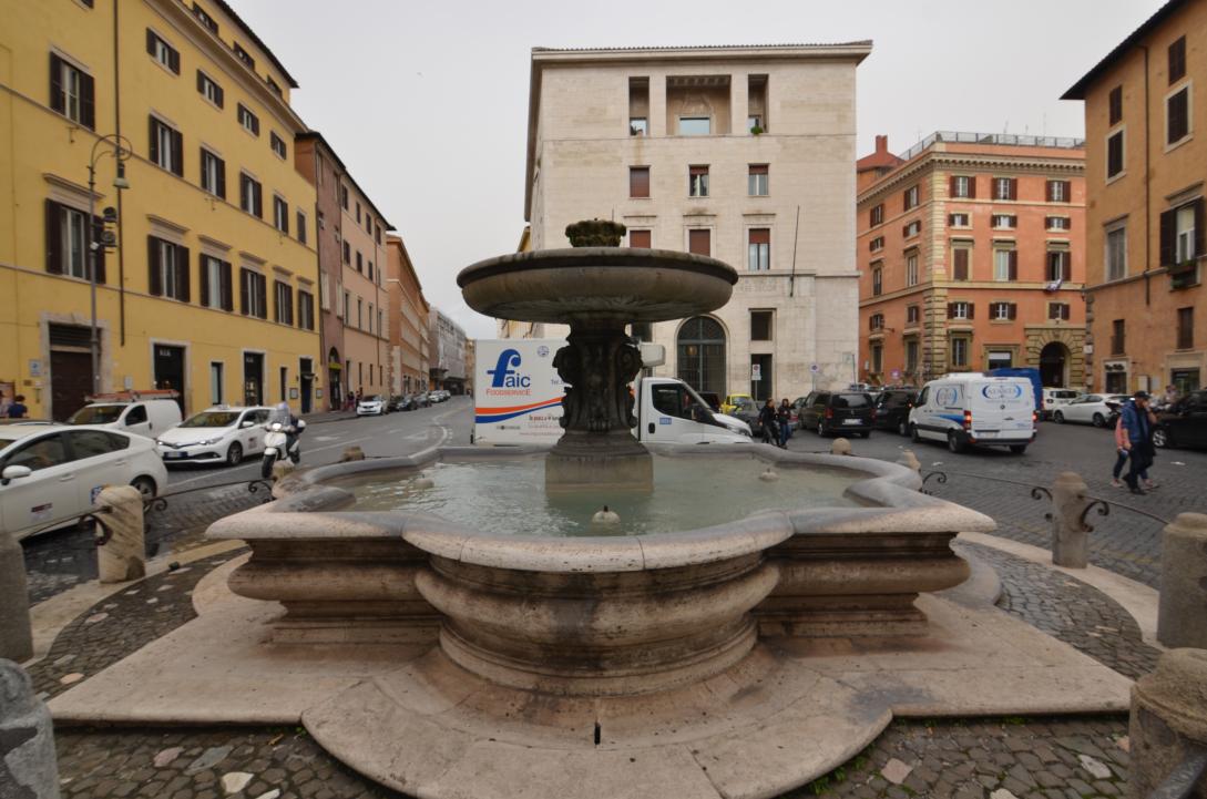 Fontana di San Andrea della Valle