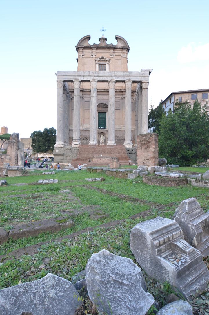 Forum Romanum - Tempio de Antonino e Faustina