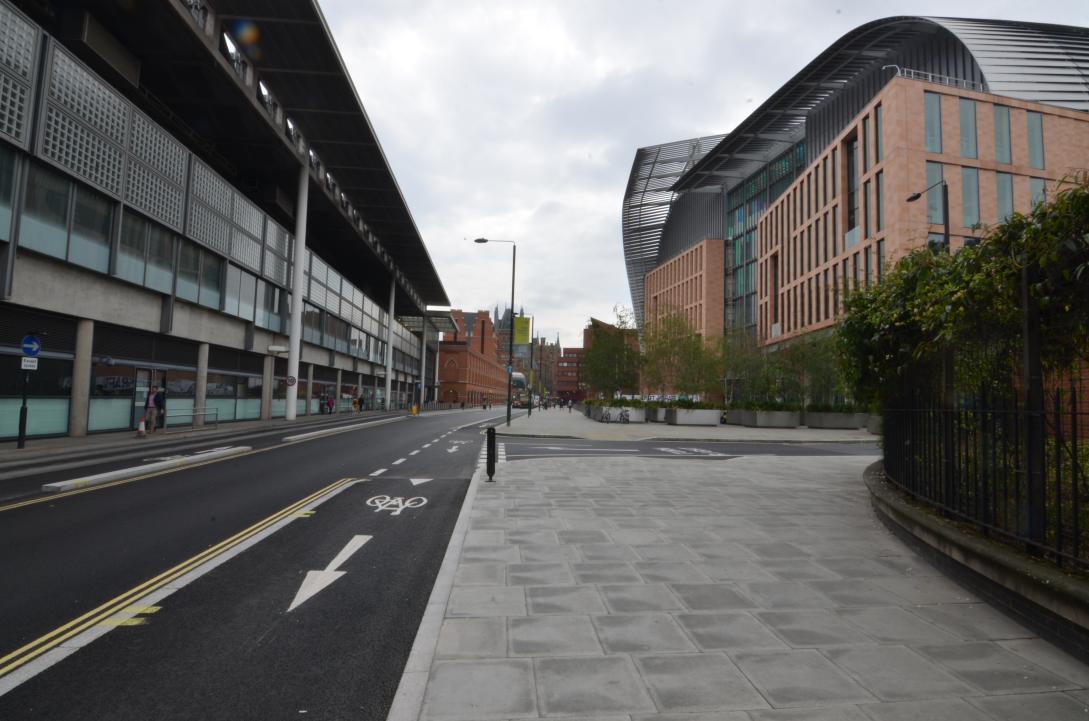 St Pancras Railway station (left) from back/Francis Crick Institute for Genetics (right)/British Library (back)/Geohack: 