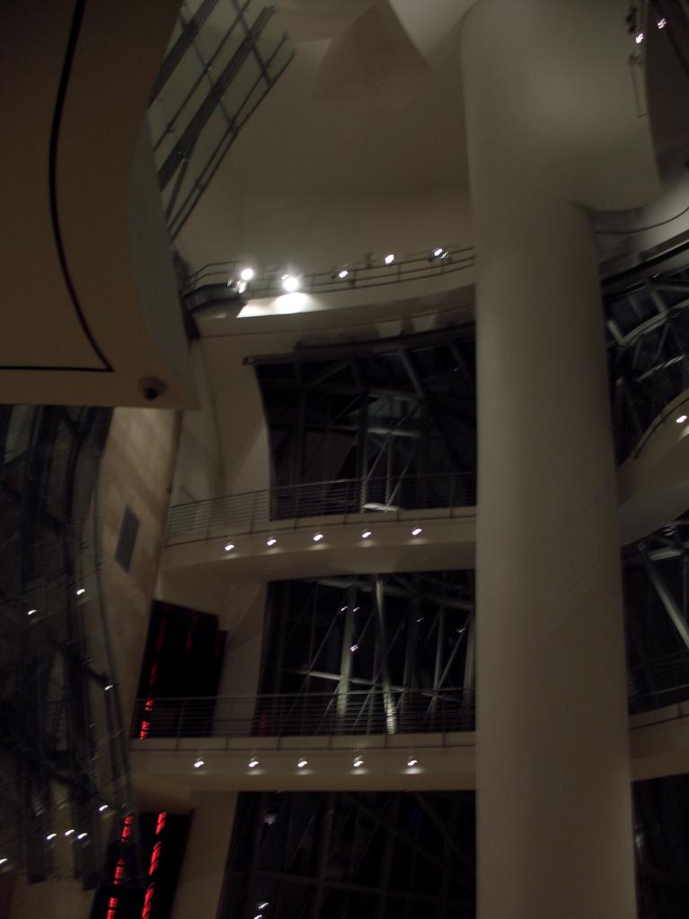 Museo Guggenheim innen/Bilbao 1/2005