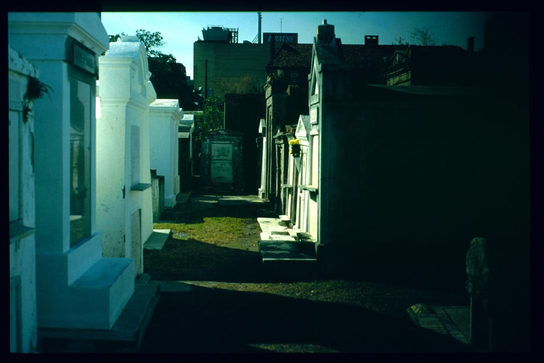 USA Weihnachten 1993/1994/New Orleans, LA/St. Louis Cemetery No. 1/Established 1789/tombs/