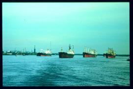 USA Weihnachten 1993/1994/Mississippi Tankers (anchoring)