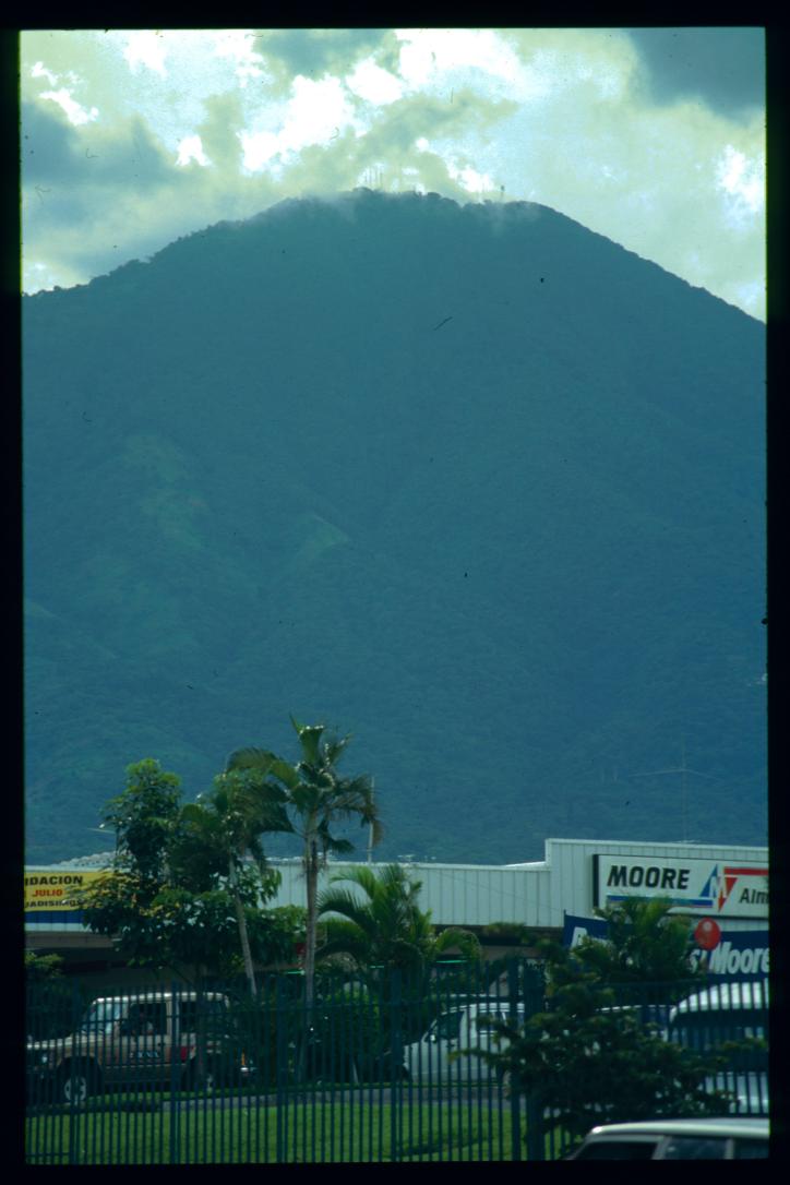 El Salvador 1995/centro comercial/(c. san antonio abado?)