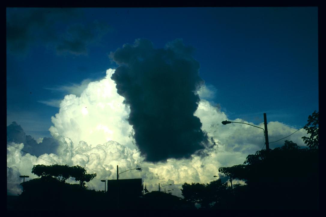 El Salvador 1995/ciudad de Guatemala 1995/nubes/