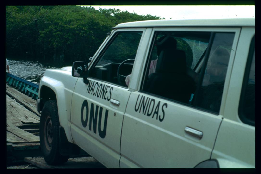 Guatemala 1996/naciones unidas/onu/vehiculo con puente