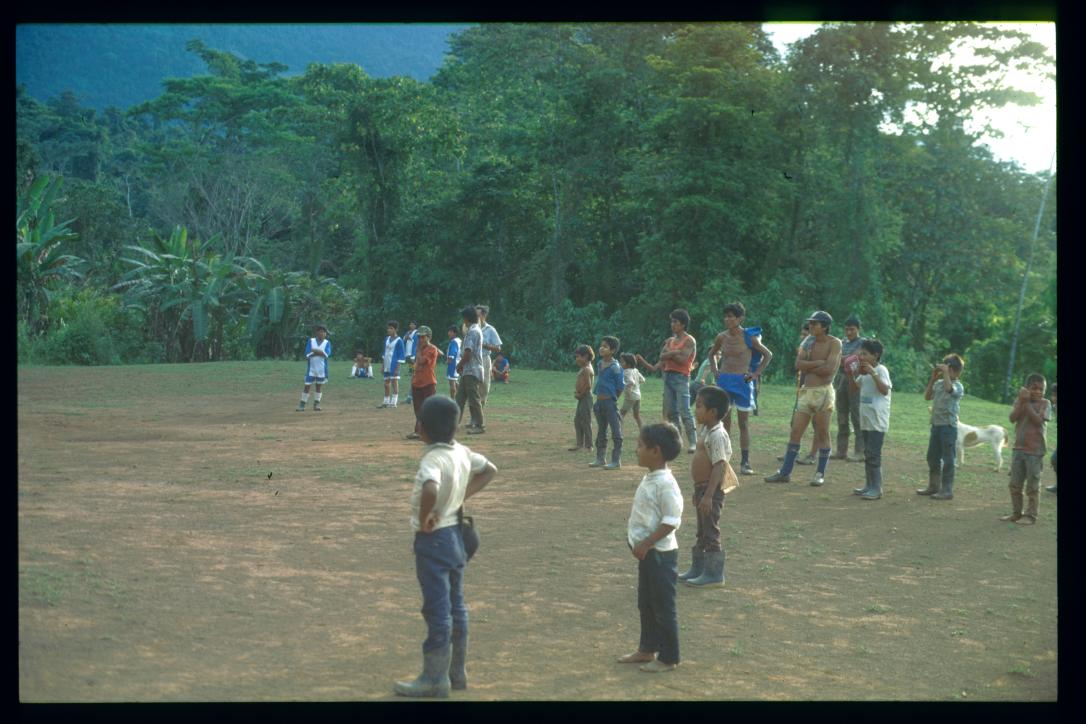 Guatemala 1996/San Juan sin helicóptero