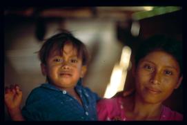 Guatemala 1996/madre y hijo
